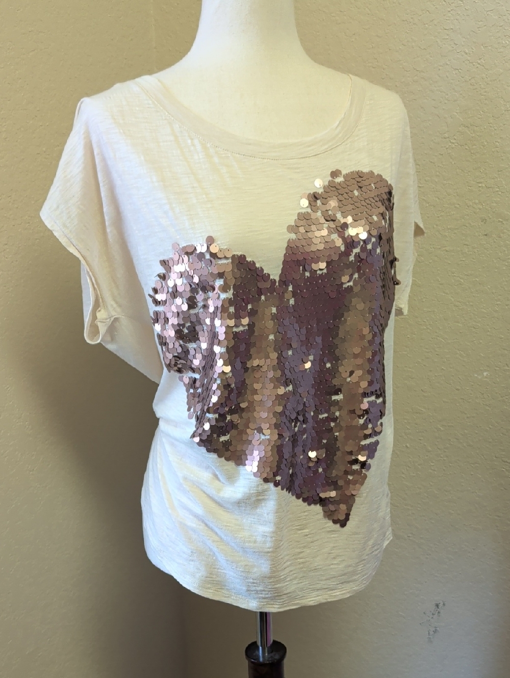 Express Heart Sequin Front Short Sleeve Asymmetrical Hem Top Size Small